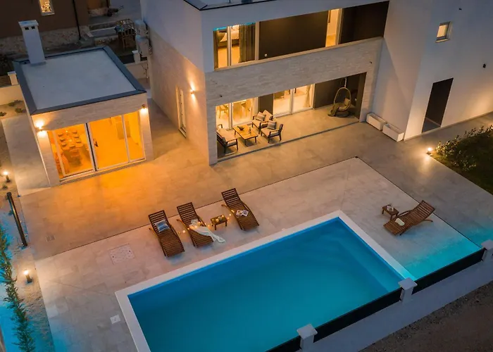 With Pool Near Sandy - By Traveler Tourist Agency Krk - Id 2224 Villa Privlaka (Zadar)