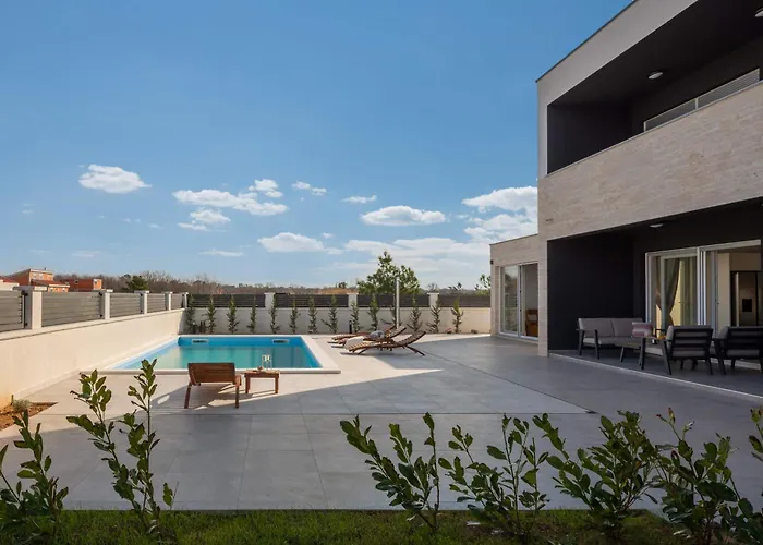 With Pool Near Sandy - By Traveler Tourist Agency Krk - Id 2224 Privlaka (Zadar)