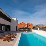 With Pool Near Sandy - By Traveler Tourist Agency Krk - Id 2224 * Privlaka (Zadar)
