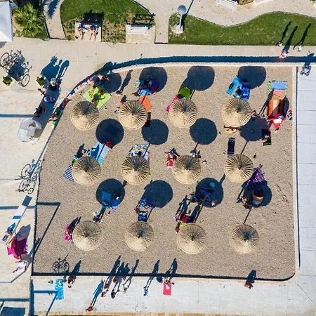 With Pool Near Sandy - By Traveler Tourist Agency Krk - Id 2224 * Privlaka (Zadar)