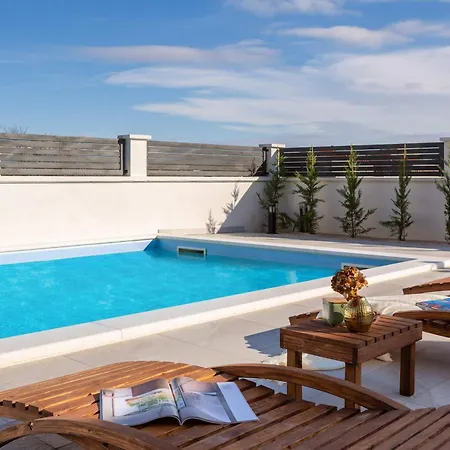 Vila With Pool Near Sandy - By Traveler Tourist Agency Krk - Id 2224 *