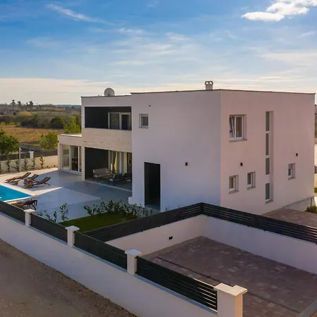 Vila With Pool Near Sandy - By Traveler Tourist Agency Krk - Id 2224