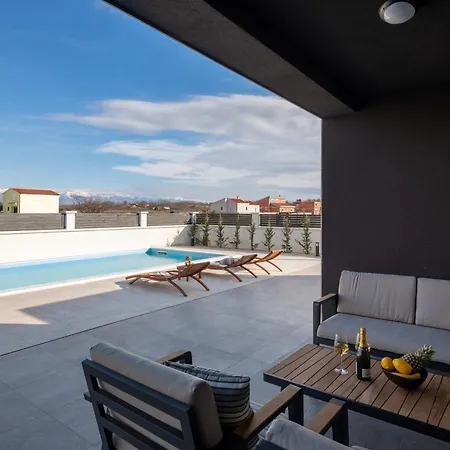 With Pool Near Sandy - By Traveler Tourist Agency Krk - Id 2224 Privlaka (Zadar)